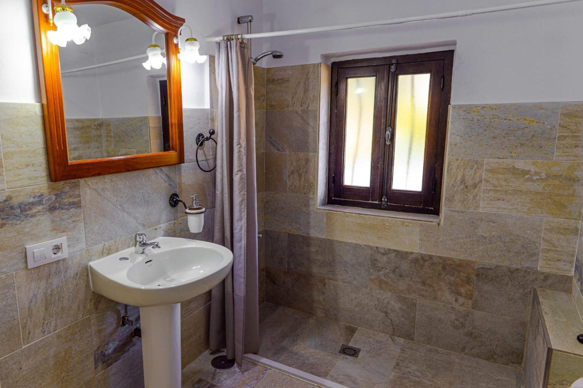La Fuente De El Nacimiento Guest House Benamahoma Ngoại thất bức ảnh
